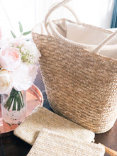 Load image into Gallery viewer, Straw Tote Beach Bag