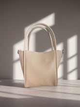 Load image into Gallery viewer, Miniz -Tote Bag
